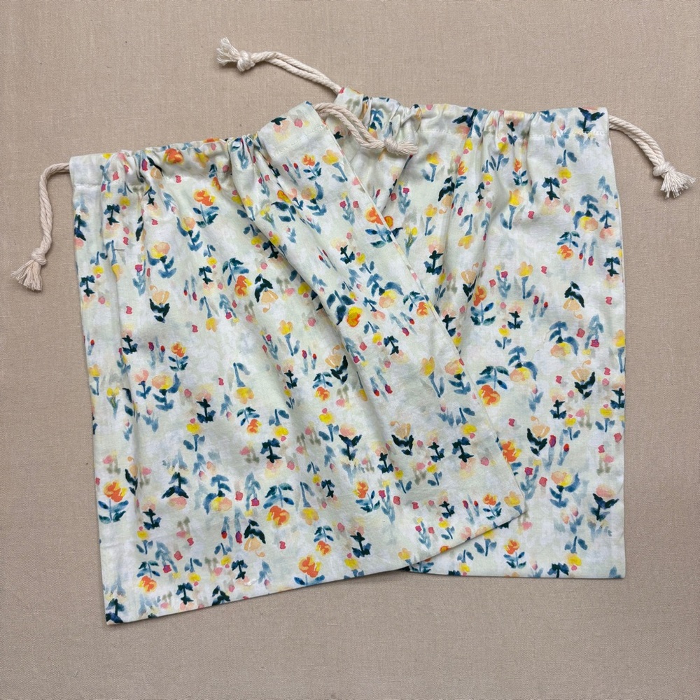 Set of 2 Floral Drawstring Bags NWT